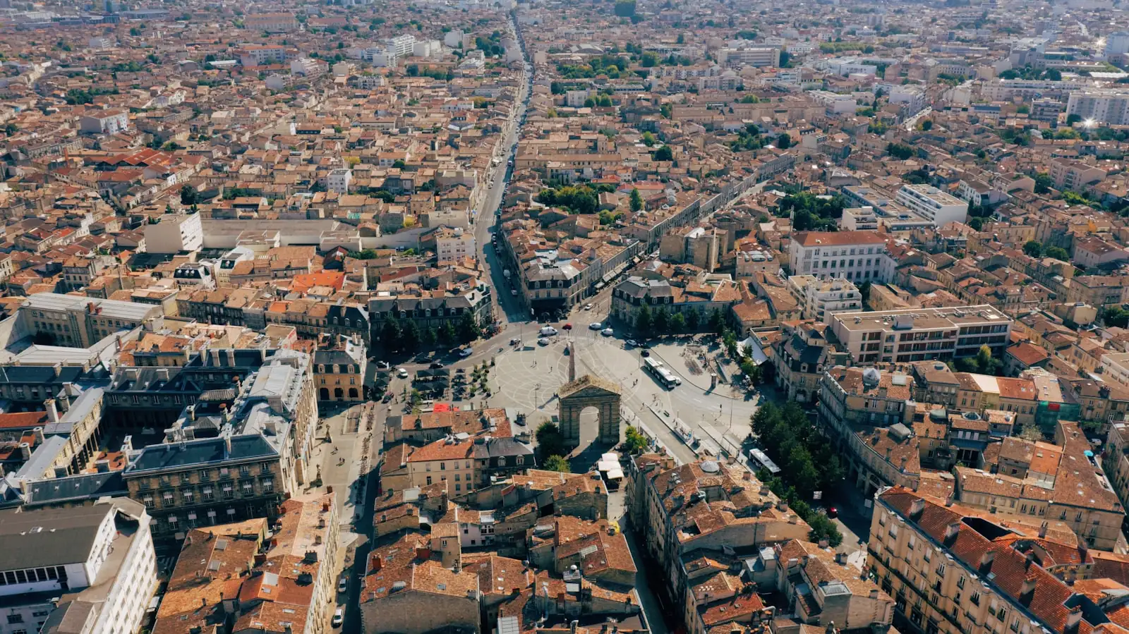 Vue aérienne des toits de Bordeaux